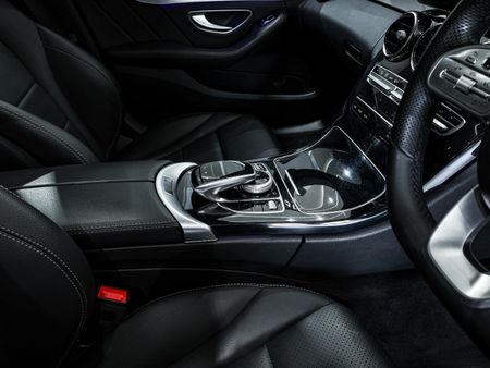 2019-Mercedes-Benz-C-Class-C220D-AMG-LINE-AUTO_14