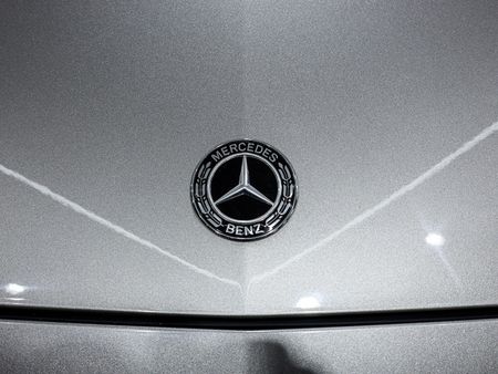 2019-Mercedes-Benz-C-Class-C220D-AMG-LINE-AUTO_8