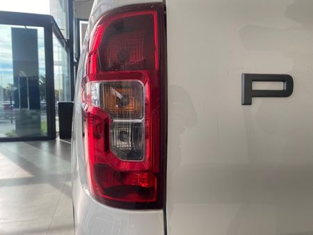 2026-Peugeot-Landtrek-19D-Professional-Double-Cab_16
