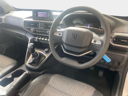 2026-Peugeot-Landtrek-19D-Professional-Double-Cab_25