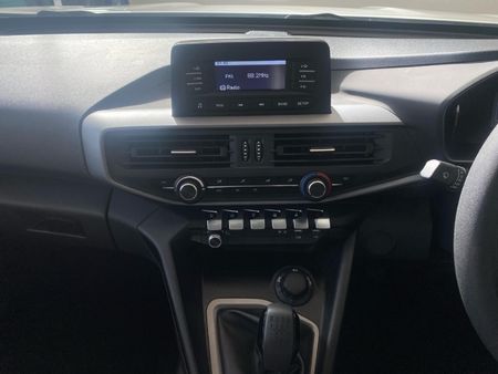 2026-Peugeot-Landtrek-19D-Professional-Double-Cab_7