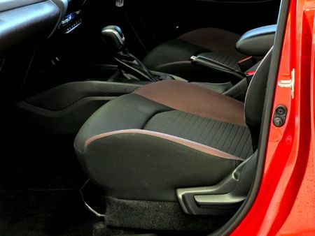 2025-Toyota-Starlet-Cross-15XS-Auto_13