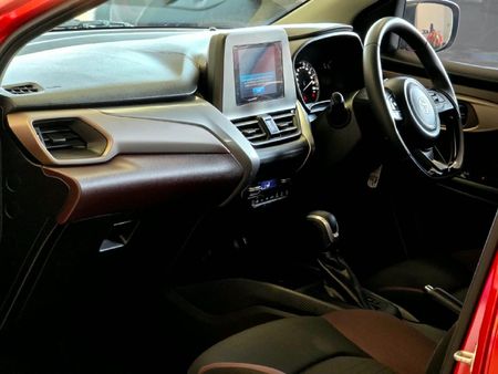2025-Toyota-Starlet-Cross-15XS-Auto_14