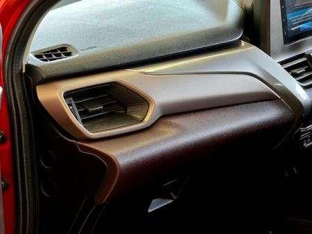2025-Toyota-Starlet-Cross-15XS-Auto_15