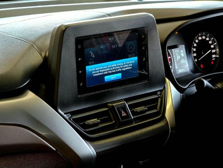 2025-Toyota-Starlet-Cross-15XS-Auto_19