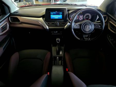 2025-Toyota-Starlet-Cross-15XS-Auto_4
