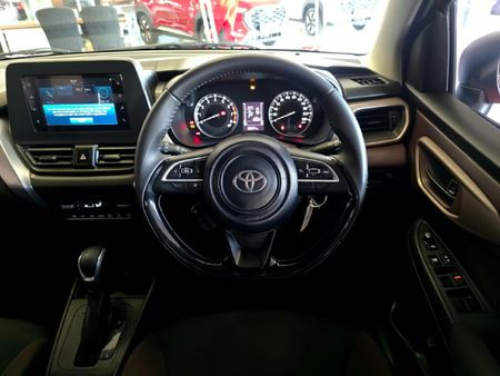 2025-Toyota-Starlet-Cross-15XS-Auto_7