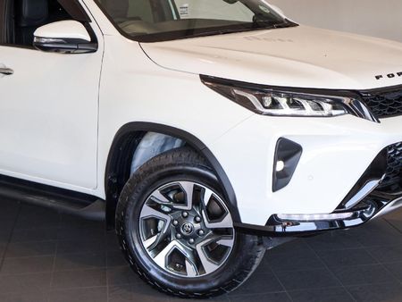 2026-Toyota-Fortuner-28-GD-6-VX-Auto-mHev_5