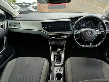 2020-Volkswagen-Polo-10-TSI-Highline-85kW_17