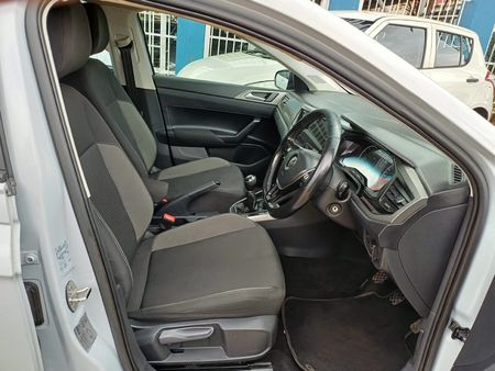 2020-Volkswagen-Polo-10-TSI-Highline-85kW_18