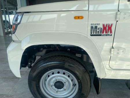 2026-Mahindra-Bolero-Maxx-City-15-VX-Single-Cab_12