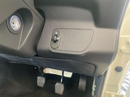 2026-Mahindra-Bolero-Maxx-City-15-VX-Single-Cab_23
