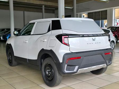 2026-Mahindra-XUV-3XO-12T-MX1-Panel-Van_9