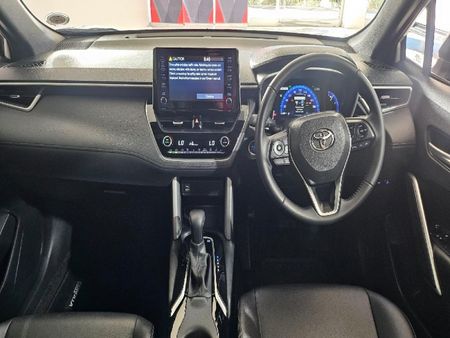 2025-Toyota-Corolla-Cross-18-XR-Hybrid_6