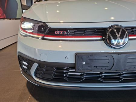 2026-Volkswagen-Polo-20-GTI-Auto-147kW_8