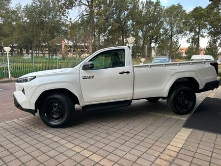 2026-Toyota-Hilux-28-GD-6-RB-SRX-Auto-Single-Cab_10