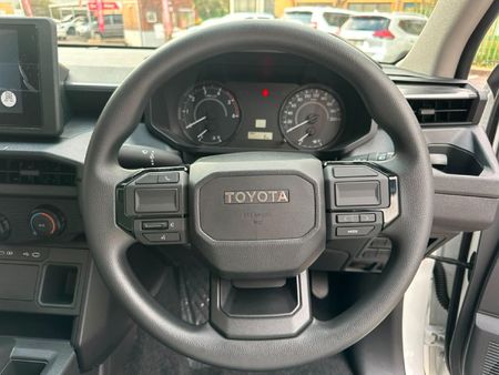 2026-Toyota-Hilux-28-GD-6-RB-SRX-Auto-Single-Cab_16