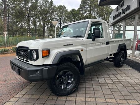 2026-Toyota-Land-Cruiser-79-28GD-6-Single-Cab_11