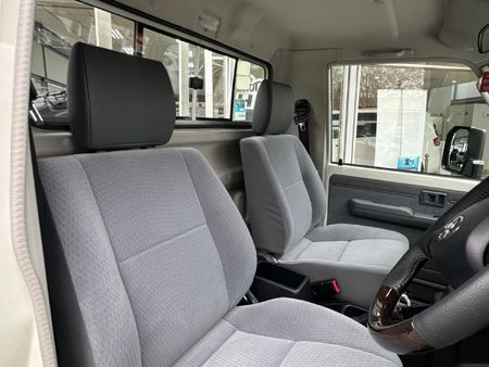 2026-Toyota-Land-Cruiser-79-28GD-6-Single-Cab_14