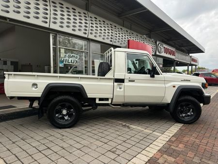 2026-Toyota-Land-Cruiser-79-28GD-6-Single-Cab_5