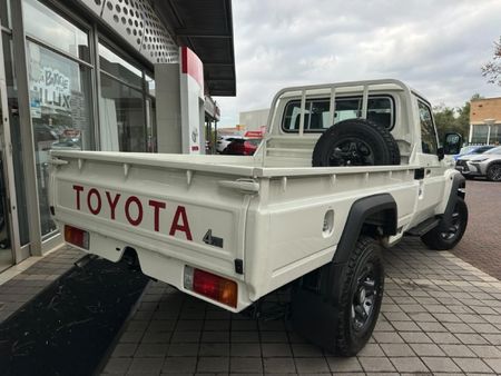 2026-Toyota-Land-Cruiser-79-28GD-6-Single-Cab_7