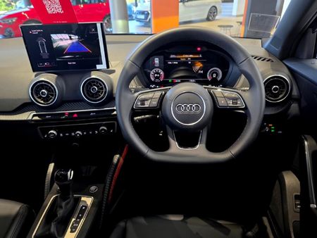 2026-Audi-Q2-35TFSI-Black-Edition_11