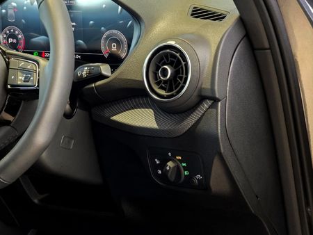 2026-Audi-Q2-35TFSI-Black-Edition_26