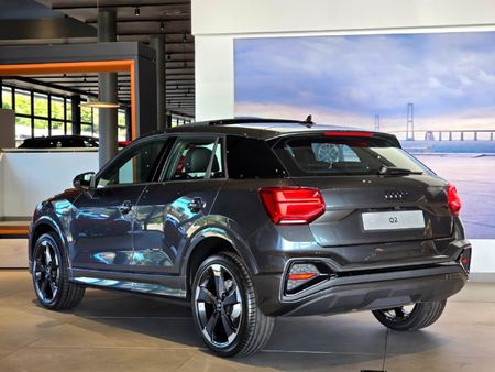 2026-Audi-Q2-35TFSI-Black-Edition_5
