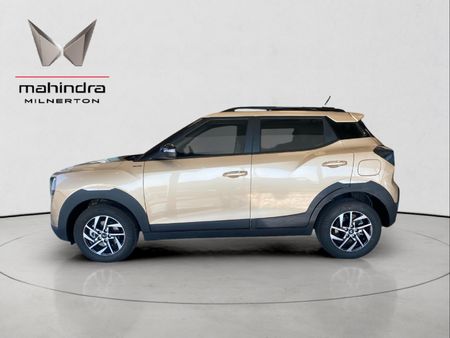 2026-Mahindra-XUV-3XO-12T-AX5-Auto_5