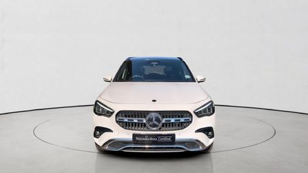 2026-Mercedes-Benz-GLA-200-Auto_1