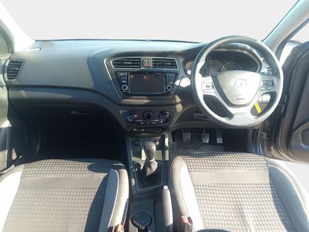 2019-Hyundai-i20-12-Motion_10