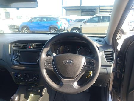 2019-Hyundai-i20-12-Motion_14
