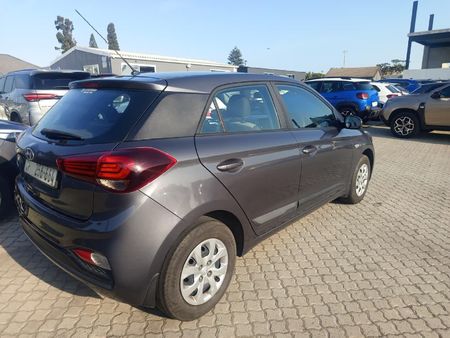 2019-Hyundai-i20-12-Motion_23