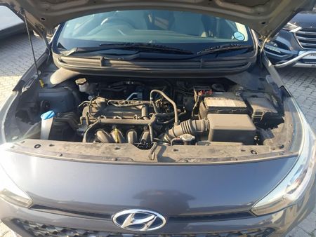2019-Hyundai-i20-12-Motion_26
