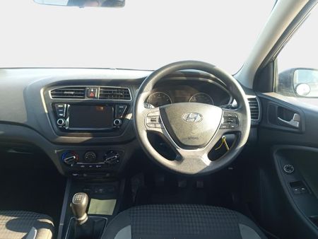 2019-Hyundai-i20-12-Motion_7