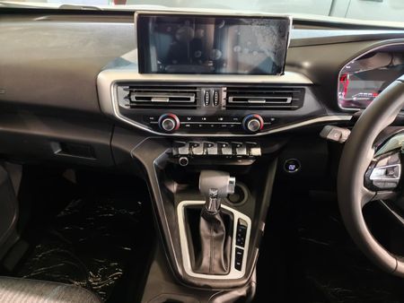 2026-Peugeot-Landtrek-19D-Allure-Double-Cab-Auto_10