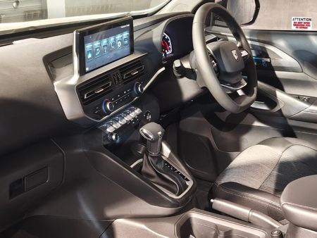 2026-Peugeot-Landtrek-19D-Allure-Double-Cab-Auto_12