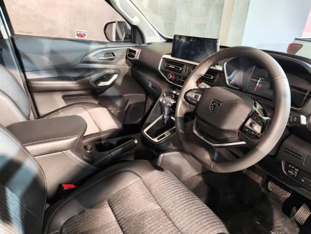 2026-Peugeot-Landtrek-19D-Allure-Double-Cab-Auto_15