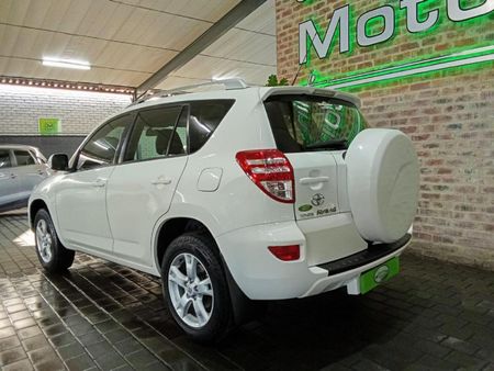 2009-Toyota-RAV4-20-GX_1