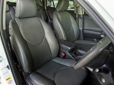 2009-Toyota-RAV4-20-GX_20