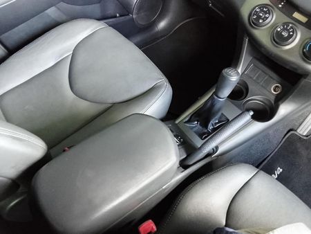 2009-Toyota-RAV4-20-GX_22