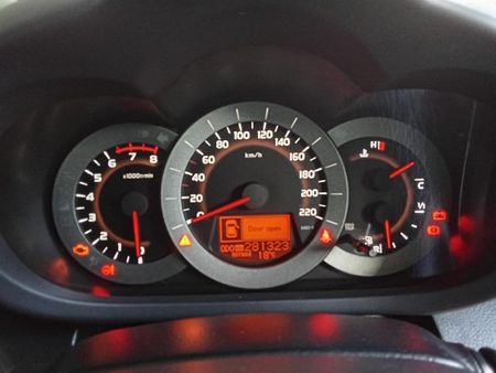 2009-Toyota-RAV4-20-GX_28