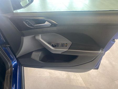 2021-Volkswagen-T-Cross-15-TSI-R-Line-Auto_13
