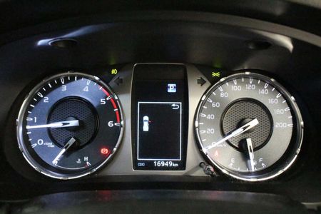 2024-Toyota-Hilux-28-GD-6-Raised-Body-Raider-Auto-Double-Cab_10