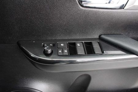 2024-Toyota-Hilux-28-GD-6-Raised-Body-Raider-Auto-Double-Cab_17