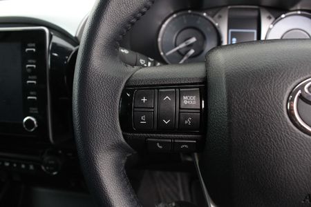 2024-Toyota-Hilux-28-GD-6-Raised-Body-Raider-Auto-Double-Cab_7