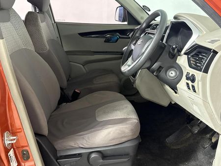 2016-Mahindra-KUV-100-12-TD-K8_10
