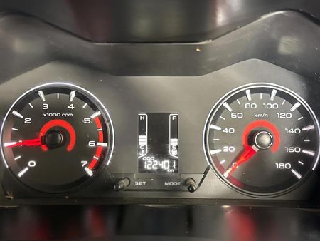 2016-Mahindra-KUV-100-12-TD-K8_7