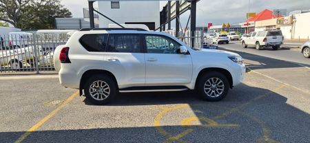 2019-Toyota-Land-Cruiser-Prado-30-D-VX-L-Auto_3