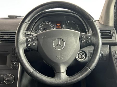 2011-Mercedes-Benz-A-Class-A-180-CDI-Avantgarde-Auto_13